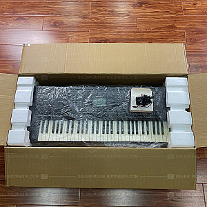 2ND Korg EK 50 61 Key Entertainer Keyboard